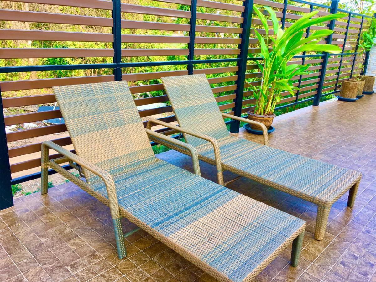 Koh Larn Riviara Hotel Bagian luar foto