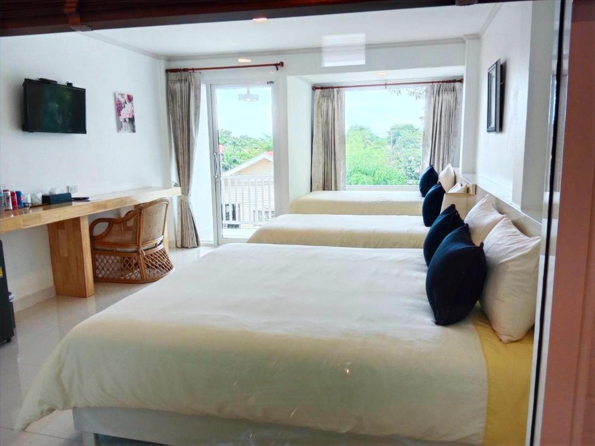 Koh Larn Riviara Hotel Bagian luar foto