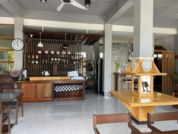 Koh Larn Riviara Hotel Bagian luar foto
