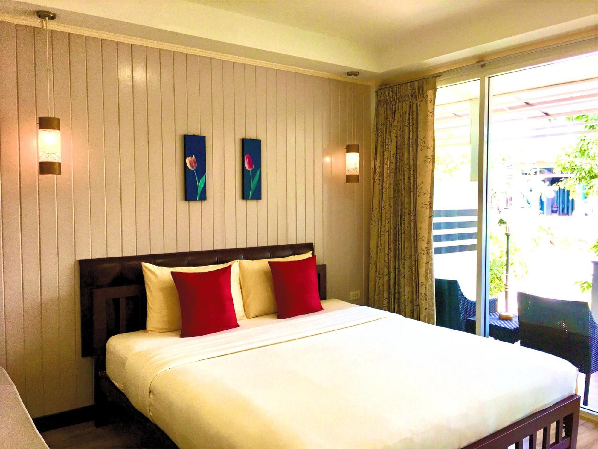 Koh Larn Riviara Hotel Bagian luar foto