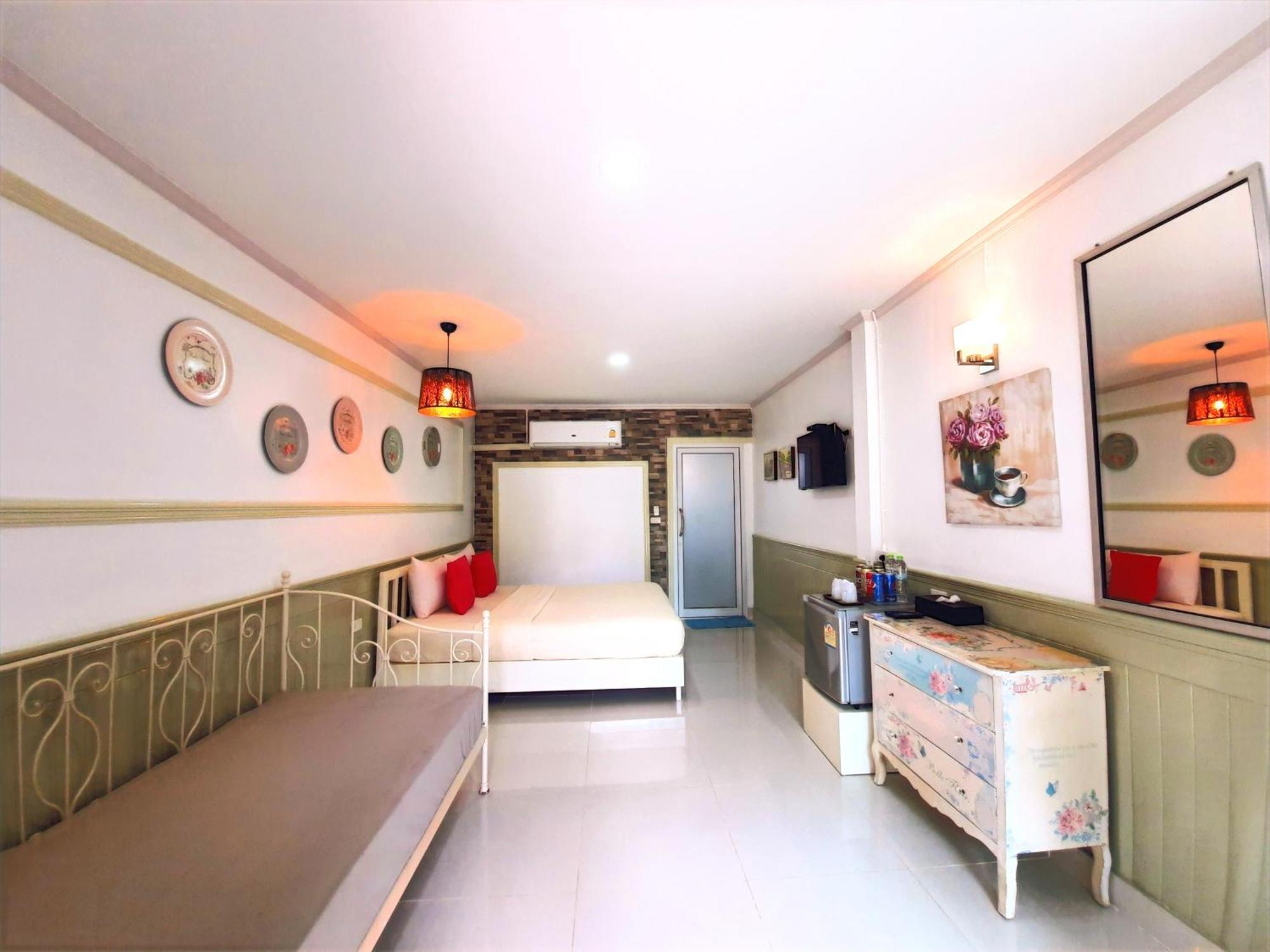 Koh Larn Riviara Hotel Bagian luar foto