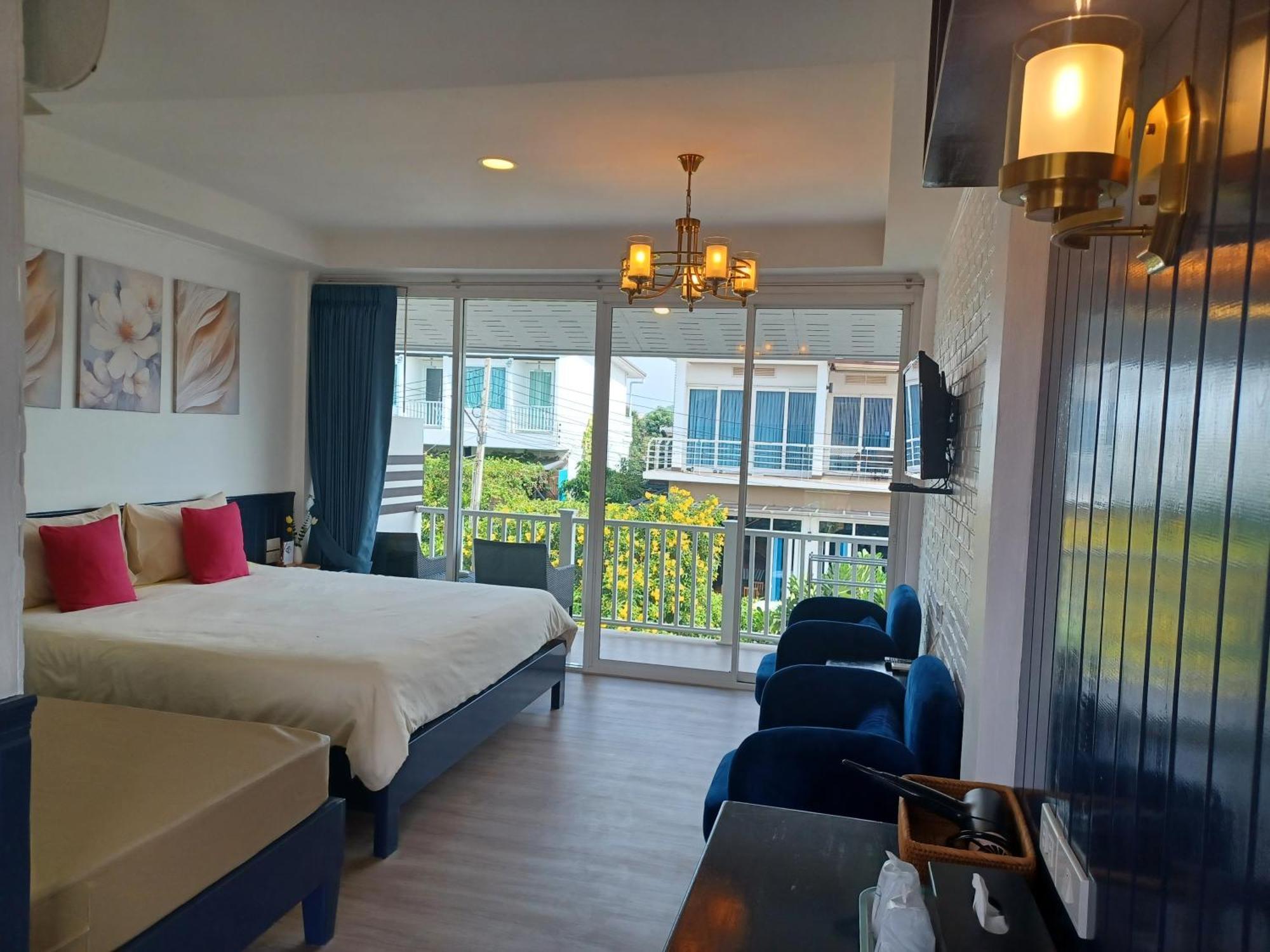 Koh Larn Riviara Hotel Bagian luar foto