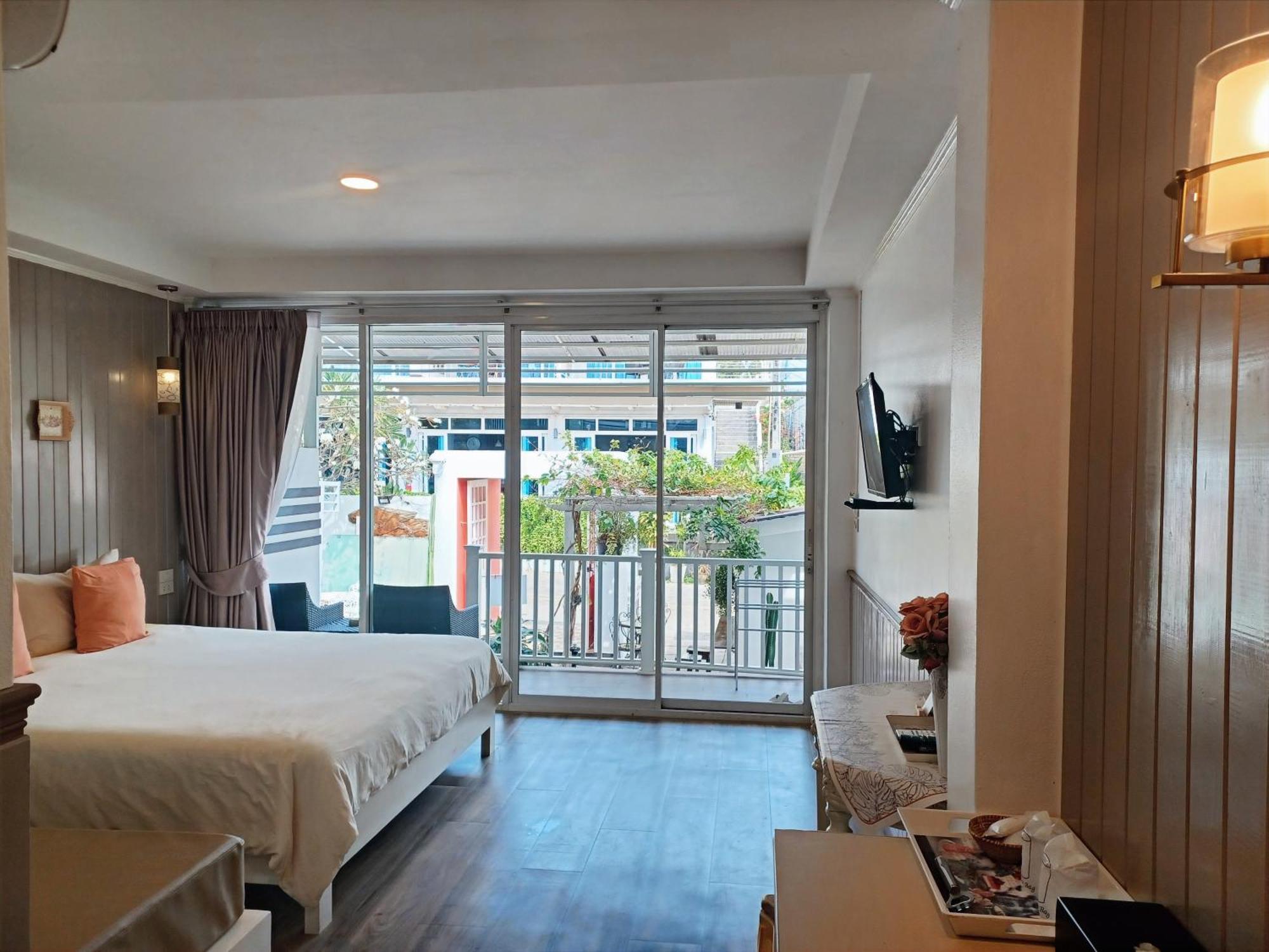 Koh Larn Riviara Hotel Bagian luar foto